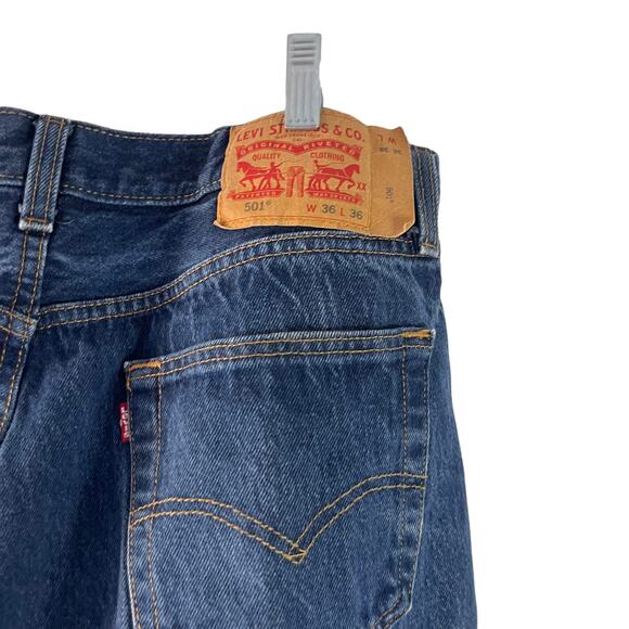 Levi's 501 Men's Size 36 X 36 Button Fly Medium Wash Straight‎ Jeans - Picture 9 of 11